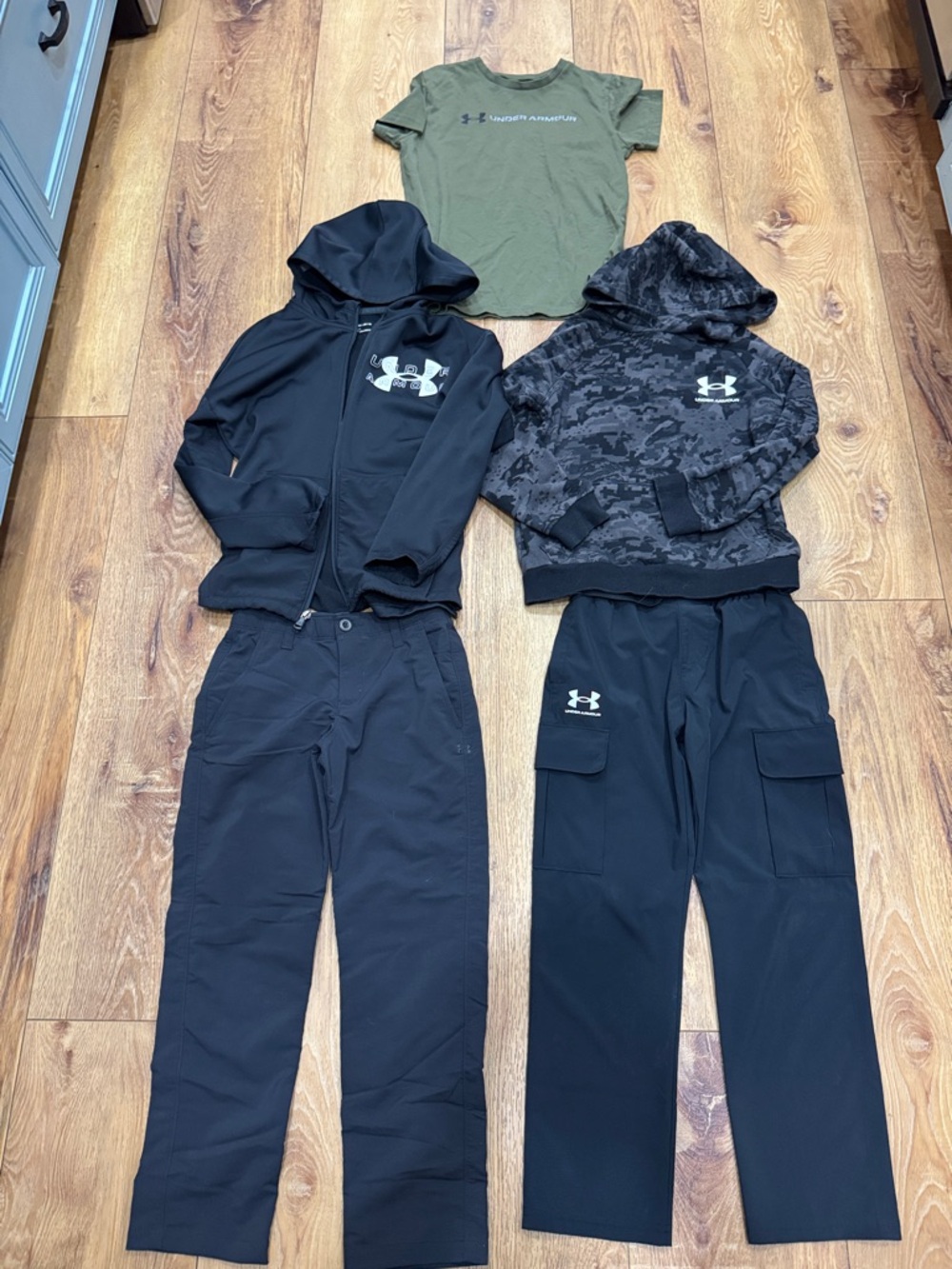 Under Armour Kids 5-Piece Active Set - Black & Olive Green Youth Med